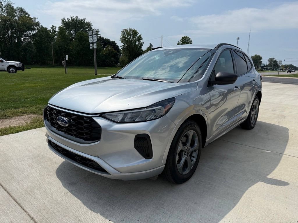 Certified 2023 Ford Escape ST-Line w/ Tech Pack #1 AWD/4WD image 5