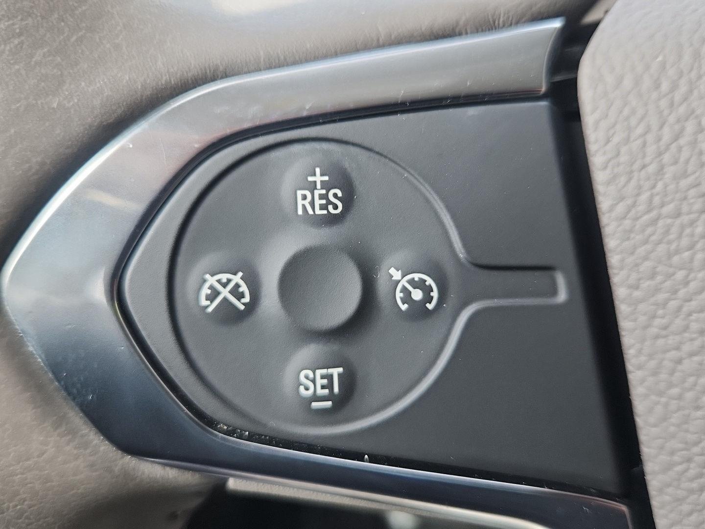 Used 2018 Chevrolet Traverse LT FWD image 22