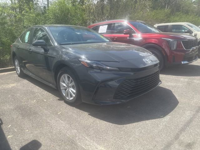 Used 2026 Toyota Camry LE w/ Convenience Package image 5