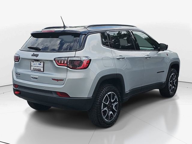 Used 2025 Jeep Compass Trailhawk AWD/4WD video 3