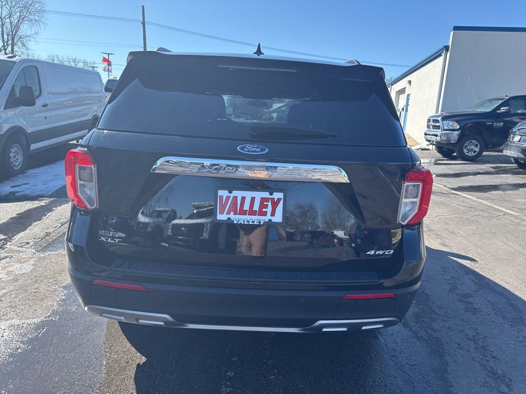 Certified 2022 Ford Explorer XLT w/ Equipment Group 202A image 11