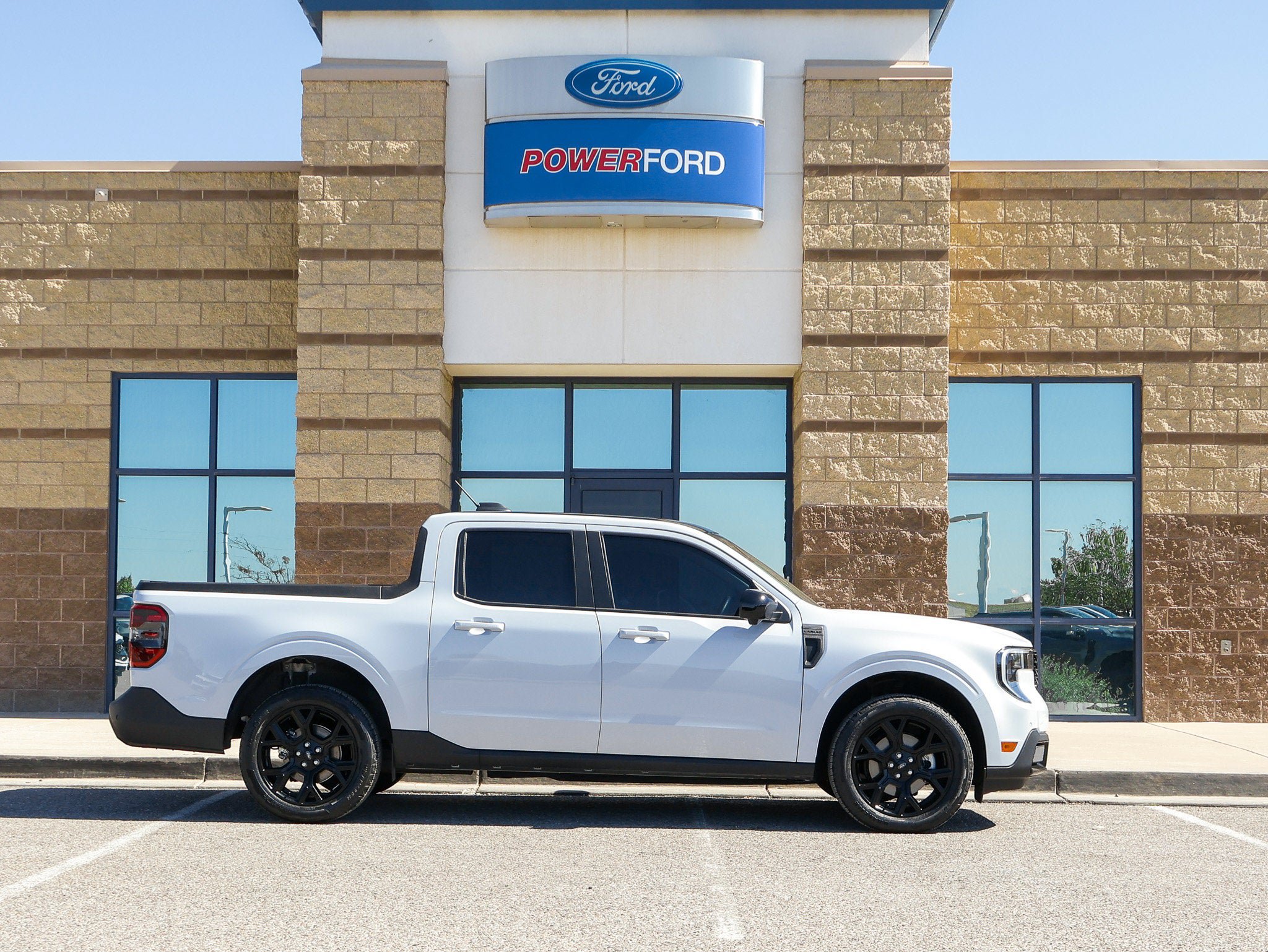 Certified 2025 Ford Maverick Lariat w/ Black Appearance Package AWD/4WD image 5