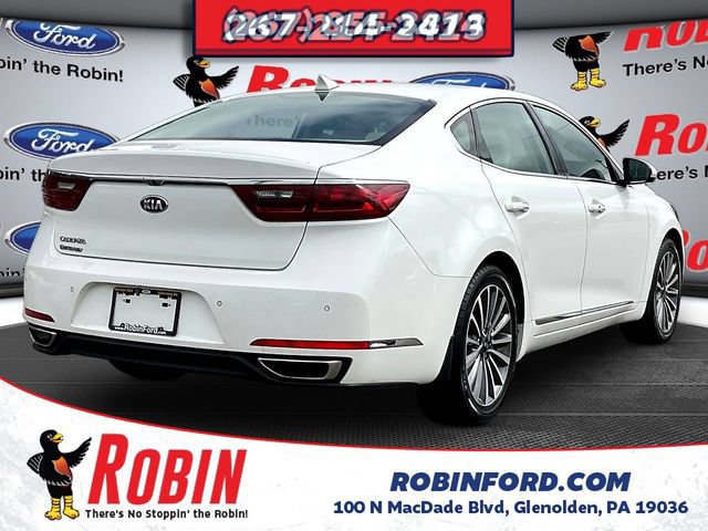 Used 2017 Kia Cadenza Premium w/ Luxury Package FWD image 7