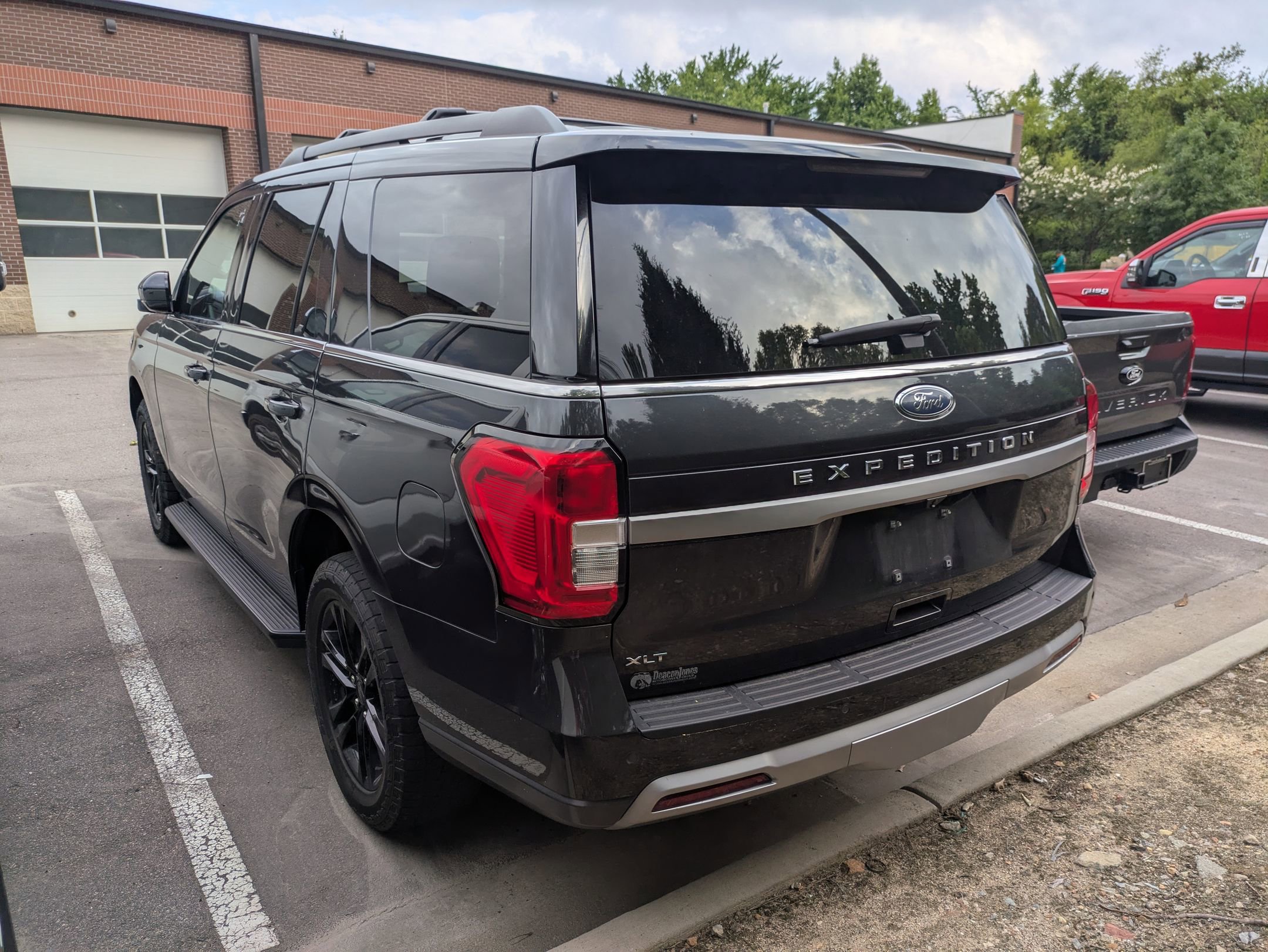 Certified 2024 Ford Expedition XLT RWD image 4