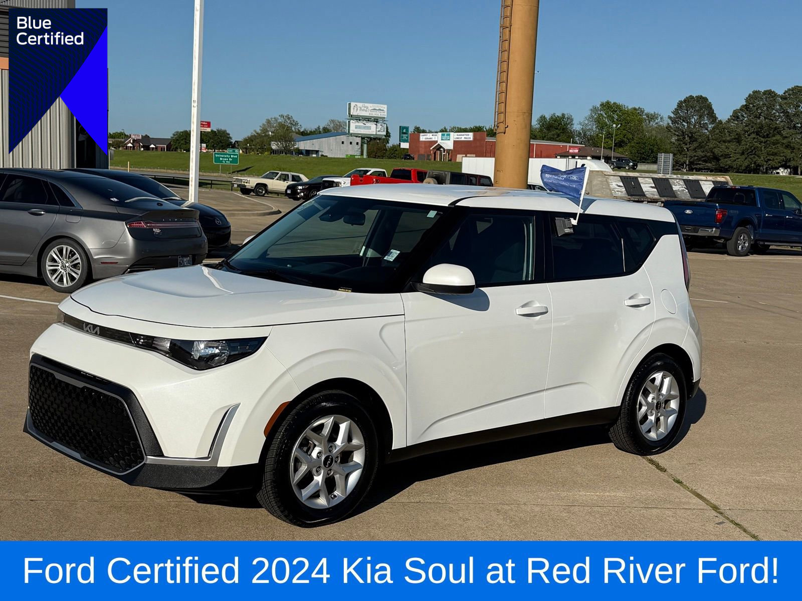 Used 2024 Kia Soul LX w/ Option Group 015 FWD image 1