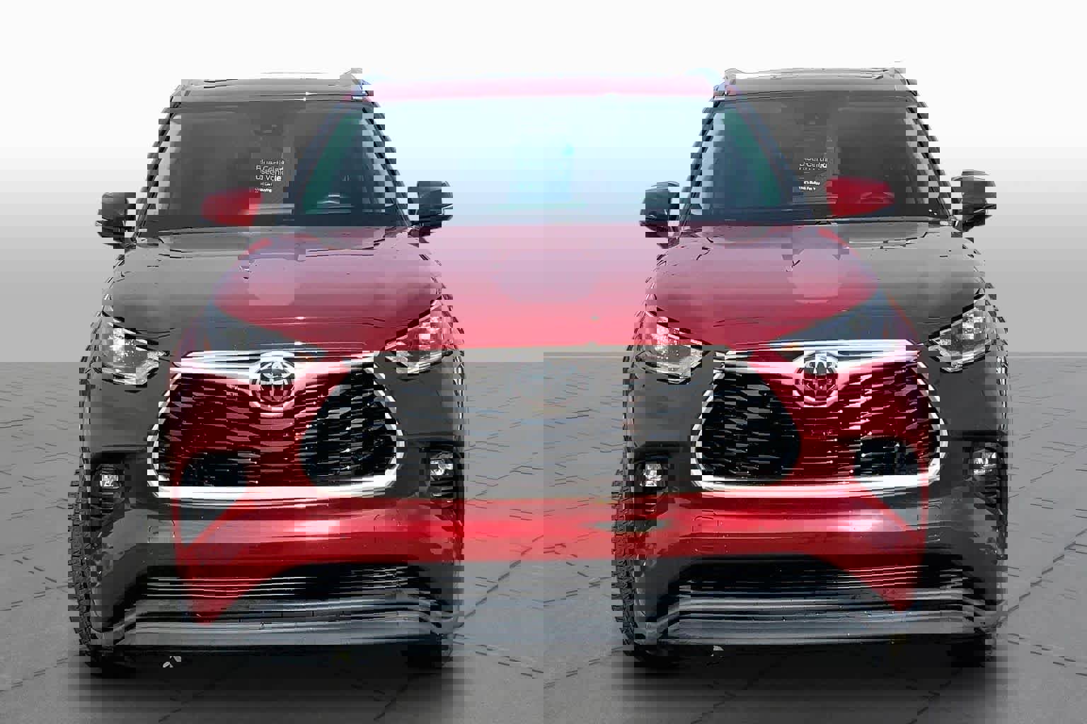 Used 2021 Toyota Highlander XLE FWD image 4