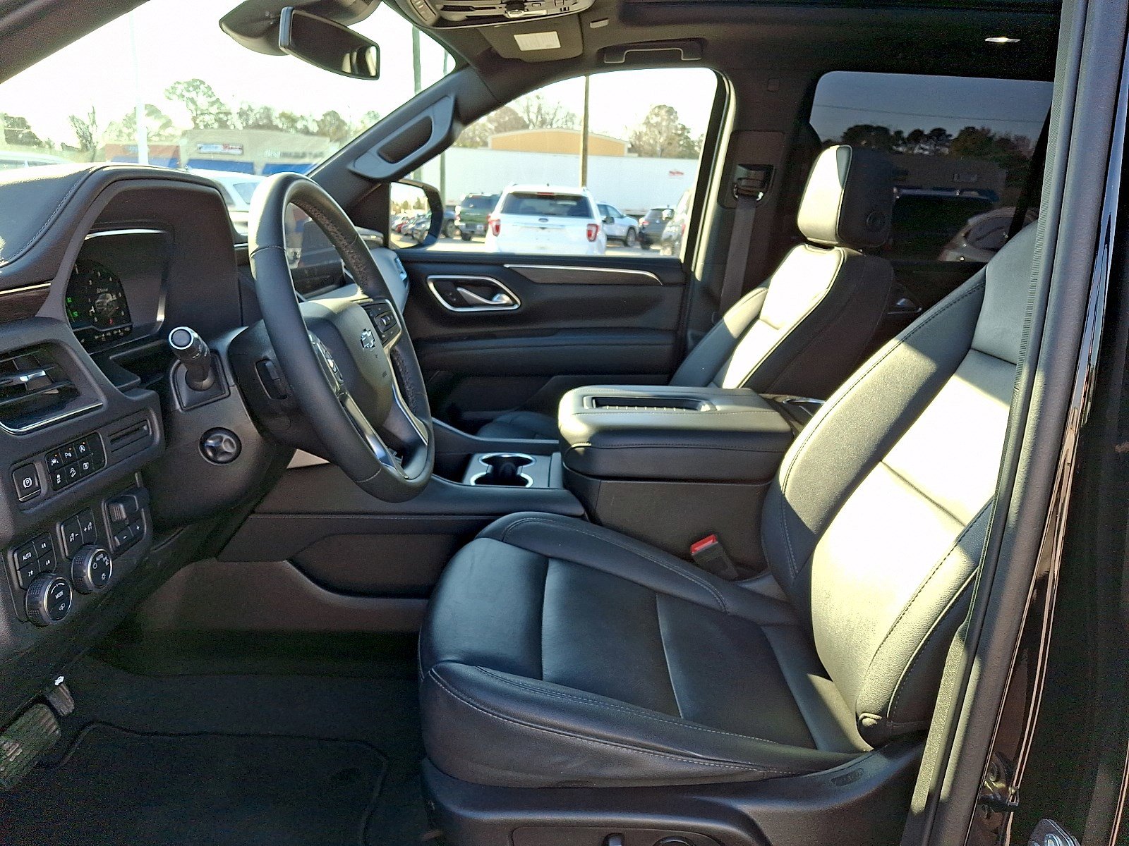 Used 2024 Chevrolet Tahoe Z71 w/ Z71 Off-Road Package image 12