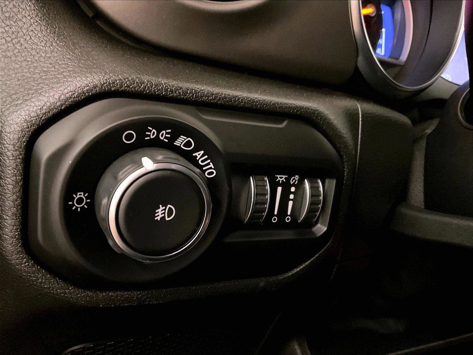 Used 2018 Jeep Wrangler Sport AWD/4WD image 30