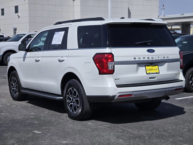 Certified 2022 Ford Expedition XLT image 4