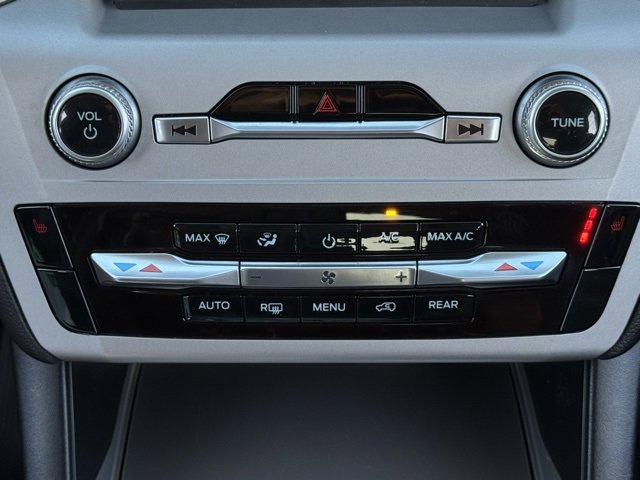 Certified 2023 Ford Explorer XLT image 18