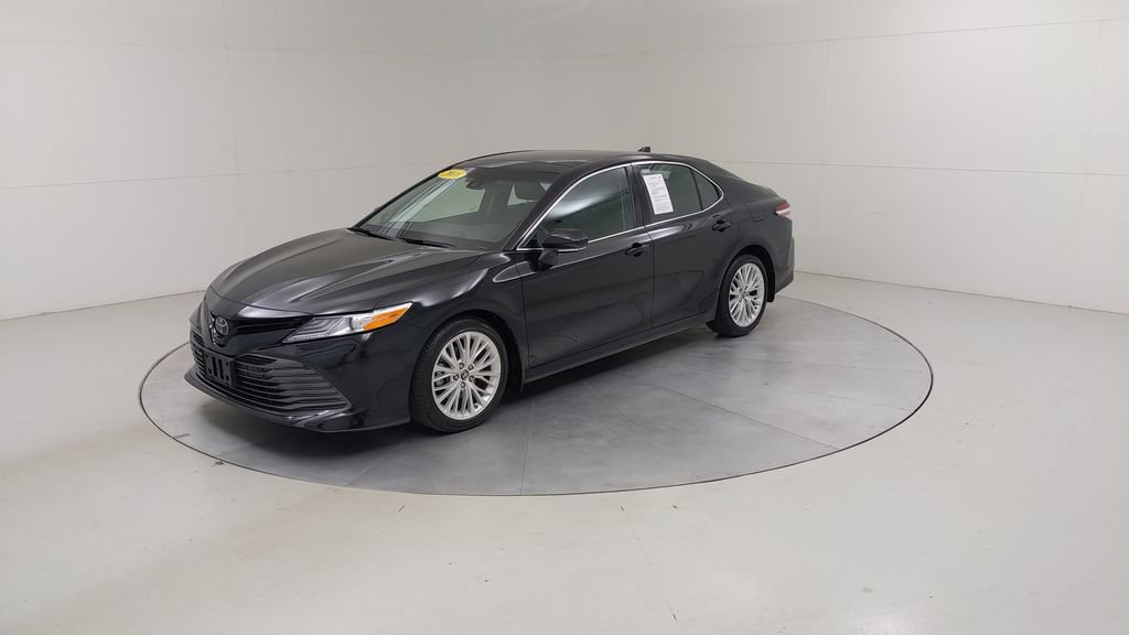 Used 2018 Toyota Camry XLE FWD image 19