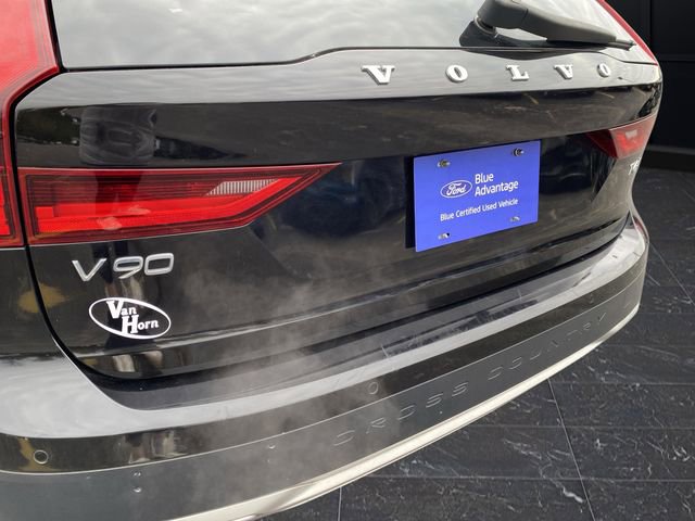 Used 2018 Volvo V90 T6 Cross Country w/ Protection Package image 32