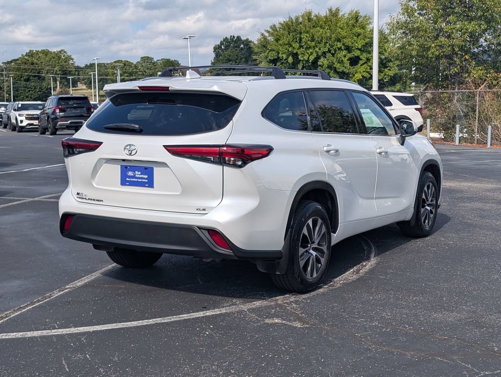 Used 2022 Toyota Highlander XLE FWD image 7