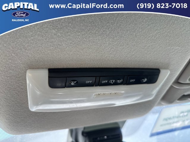 Used 2025 Nissan Versa SV FWD image 31