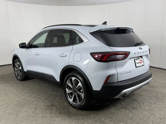 Certified 2025 Ford Escape Platinum AWD/4WD image 5