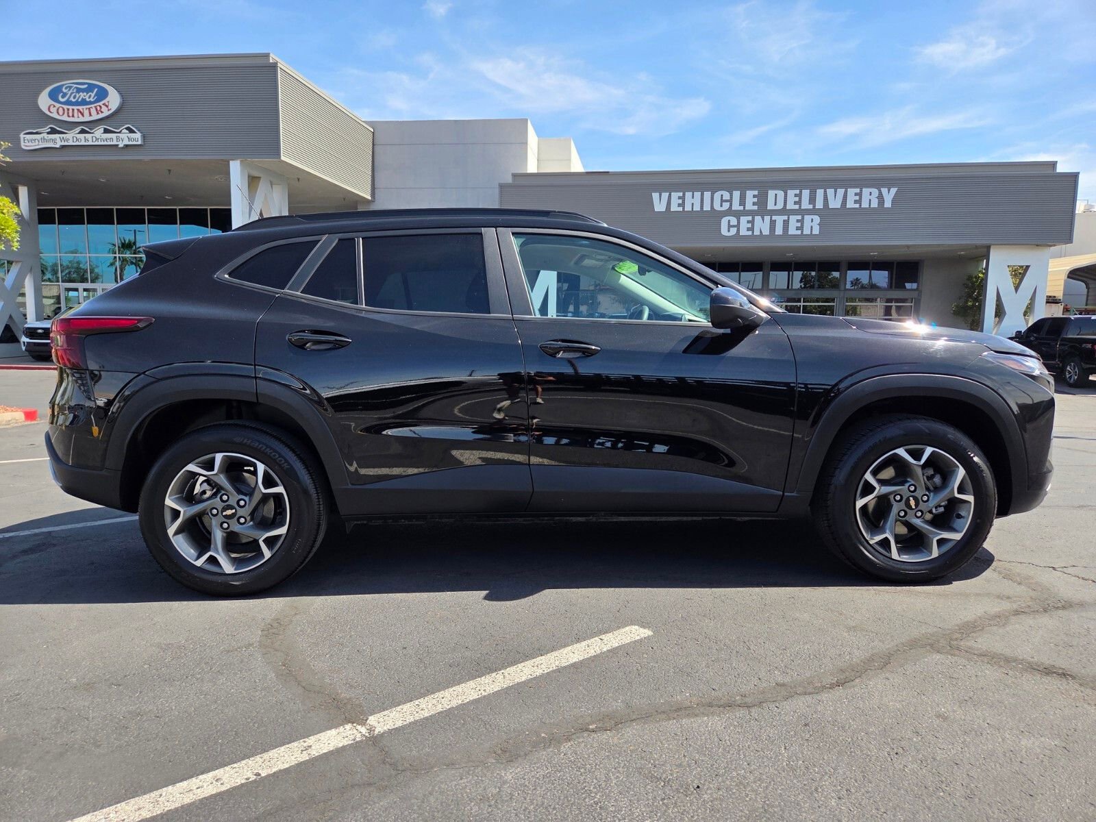 Used 2025 Chevrolet Trax LT image 7