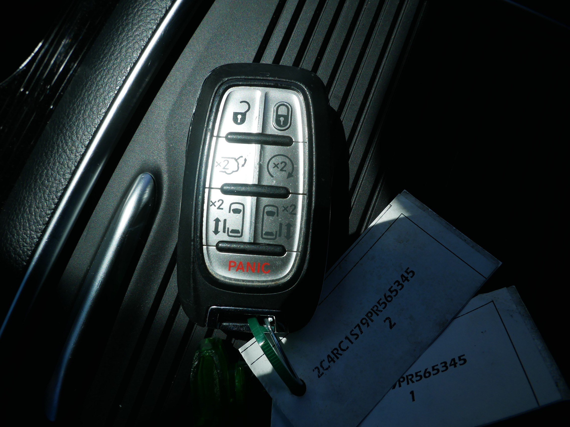 Used 2023 Chrysler Pacifica Limited FWD image 33