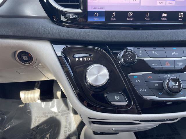 Used 2024 Chrysler Pacifica Touring-L FWD image 29