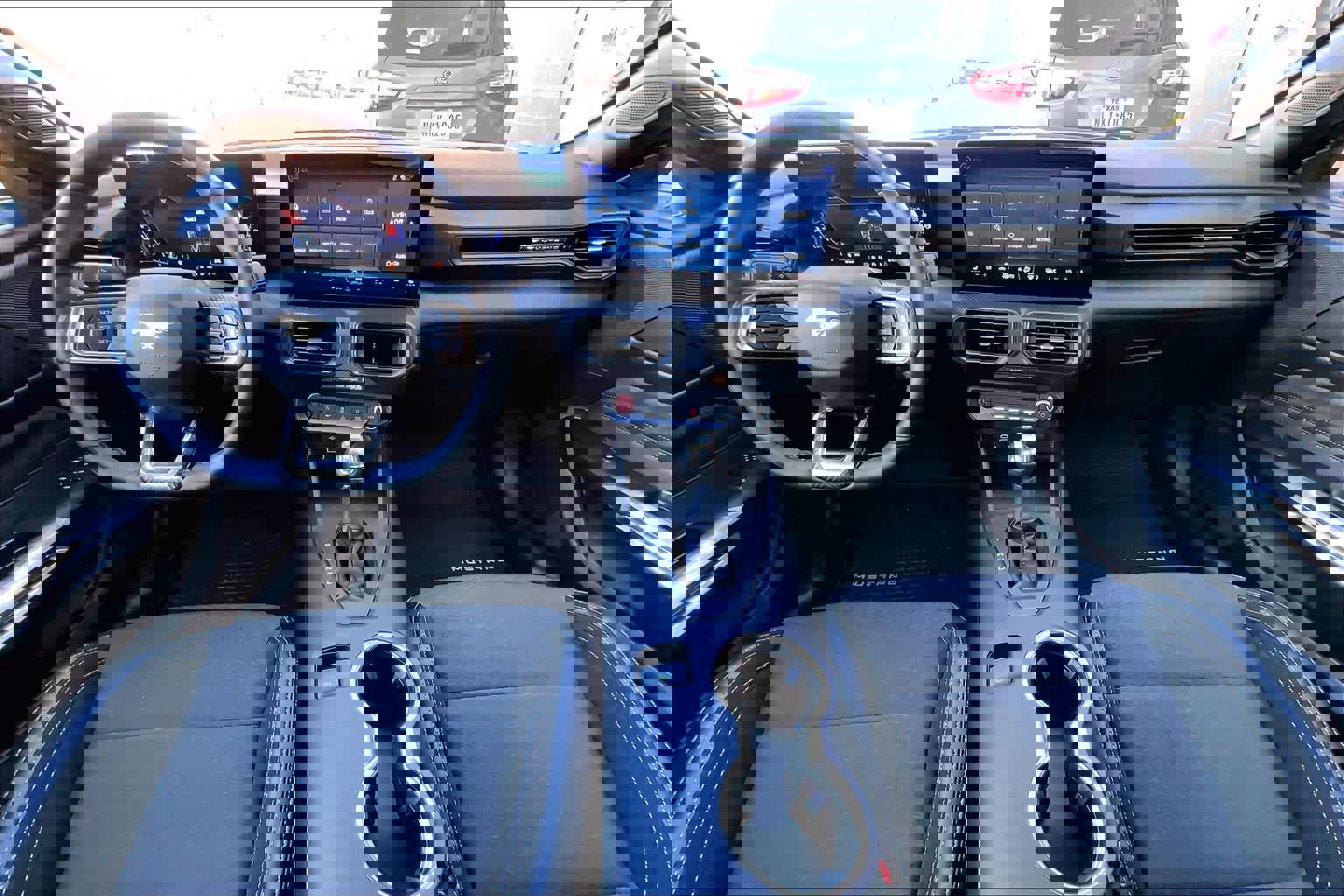 Certified 2025 Ford Mustang Coupe image 17