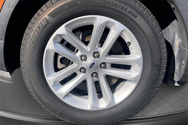 Certified 2017 Ford Explorer XLT w/ Equipment Group 201A image 9