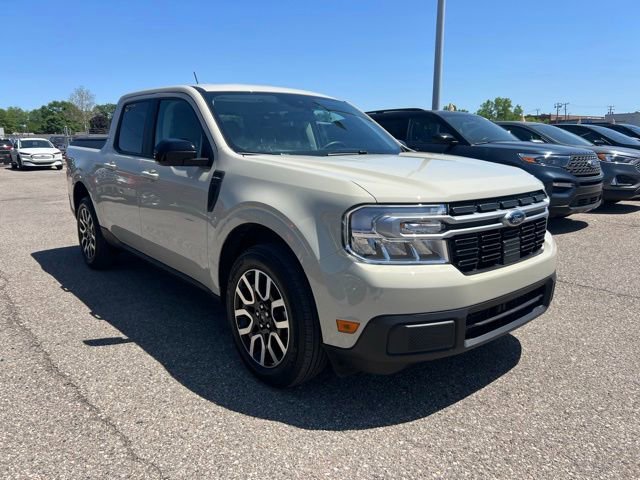 Certified 2024 Ford Maverick Lariat w/ 4K Tow Package AWD/4WD image 3