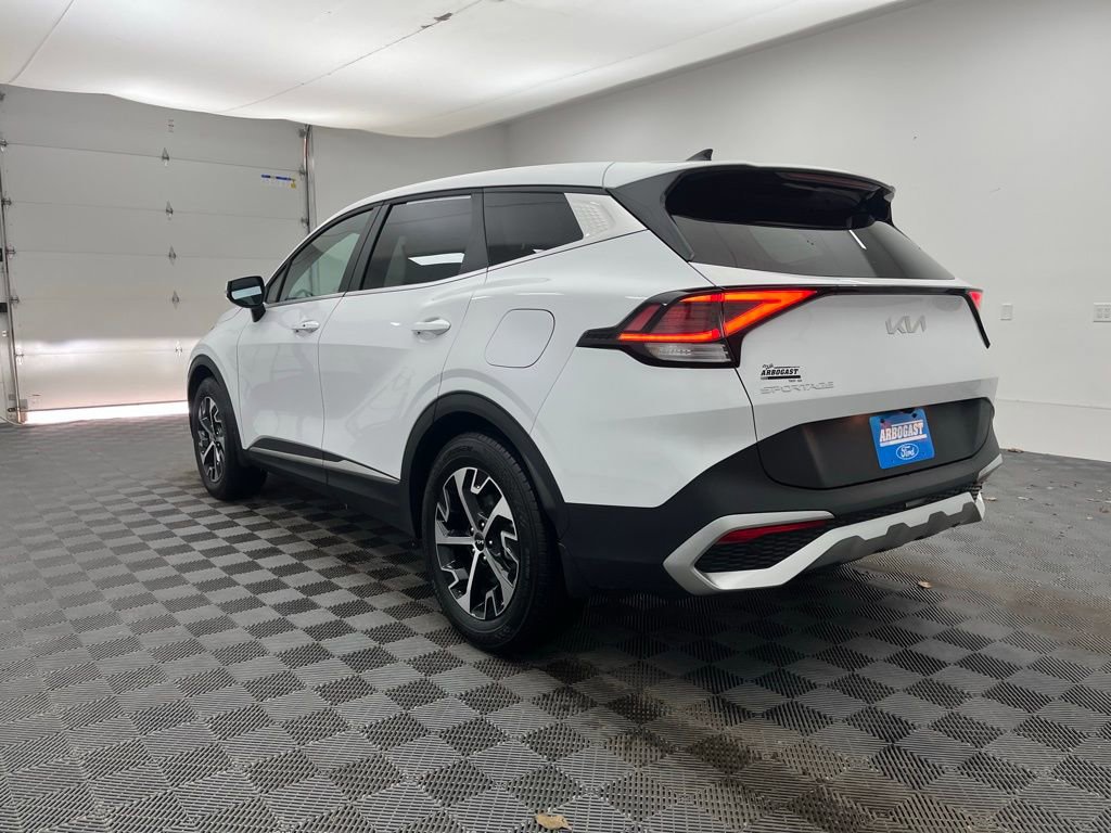 Used 2025 Kia Sportage EX image 5