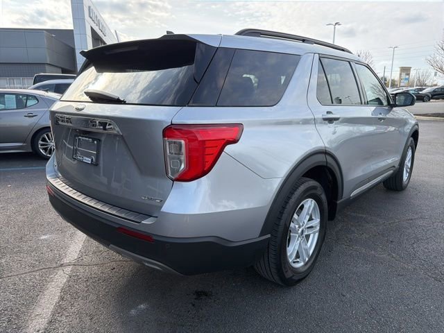 Certified 2022 Ford Explorer XLT w/ Equipment Group 202A image 4