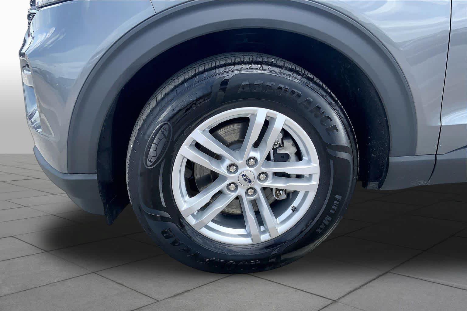 Certified 2023 Ford Explorer XLT w/ Equipment Group 202A AWD/4WD image 11