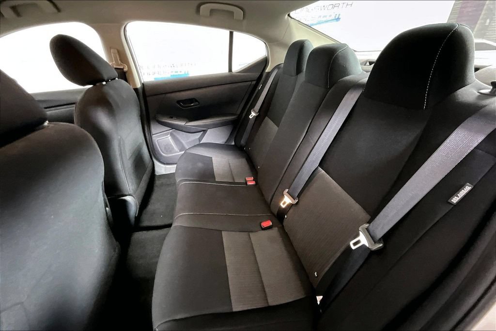 Used 2025 Nissan Sentra SV FWD image 21