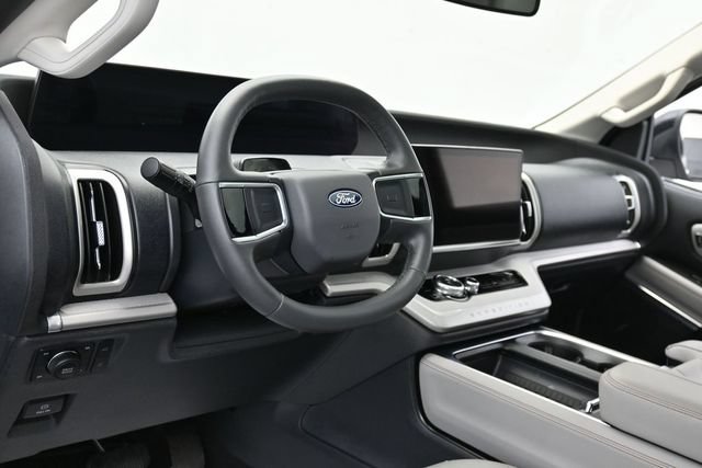 Certified 2025 Ford Expedition Active AWD/4WD image 16