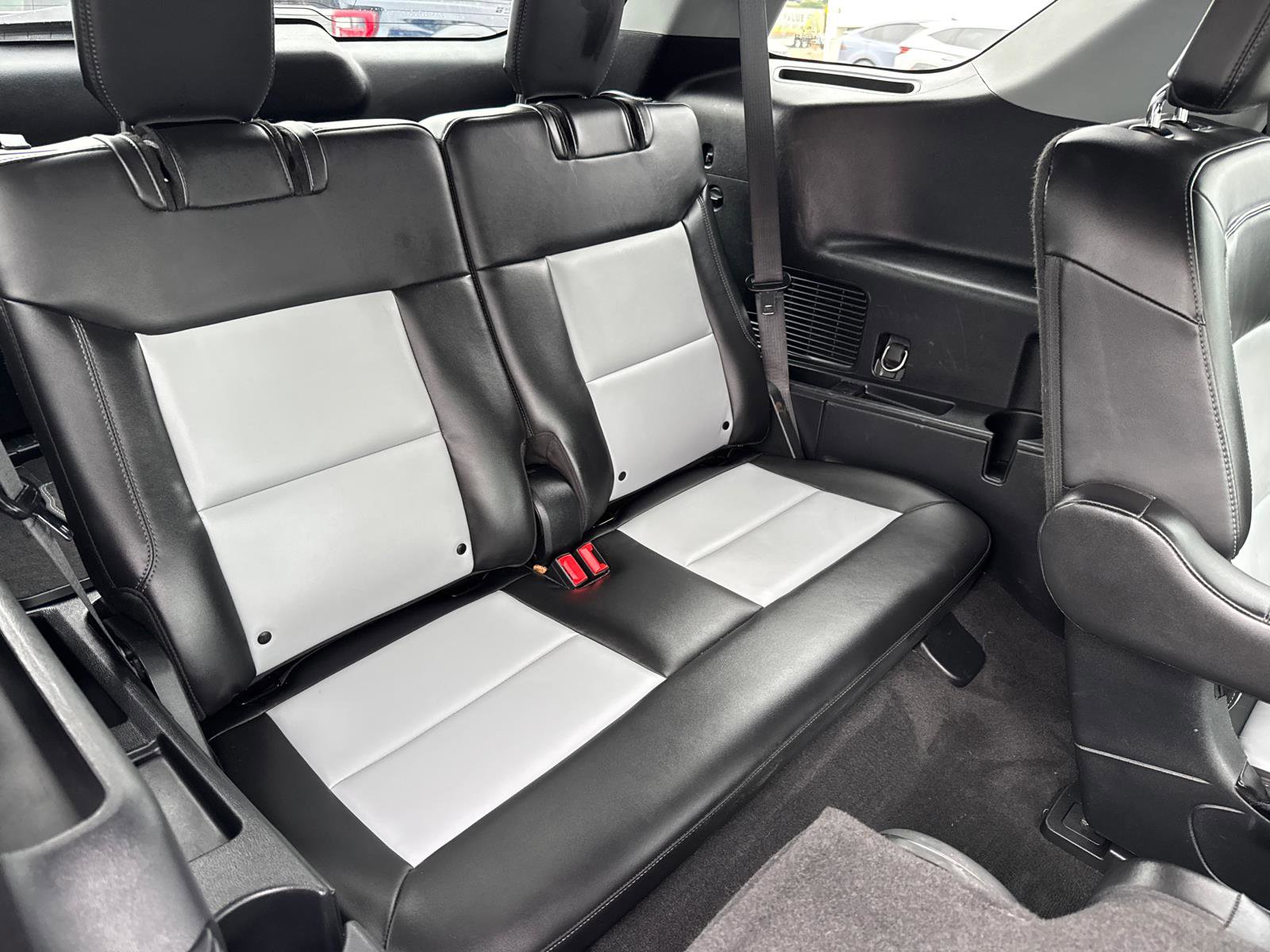 Certified 2022 Ford Explorer XLT w/ Equipment Group 202A image 20