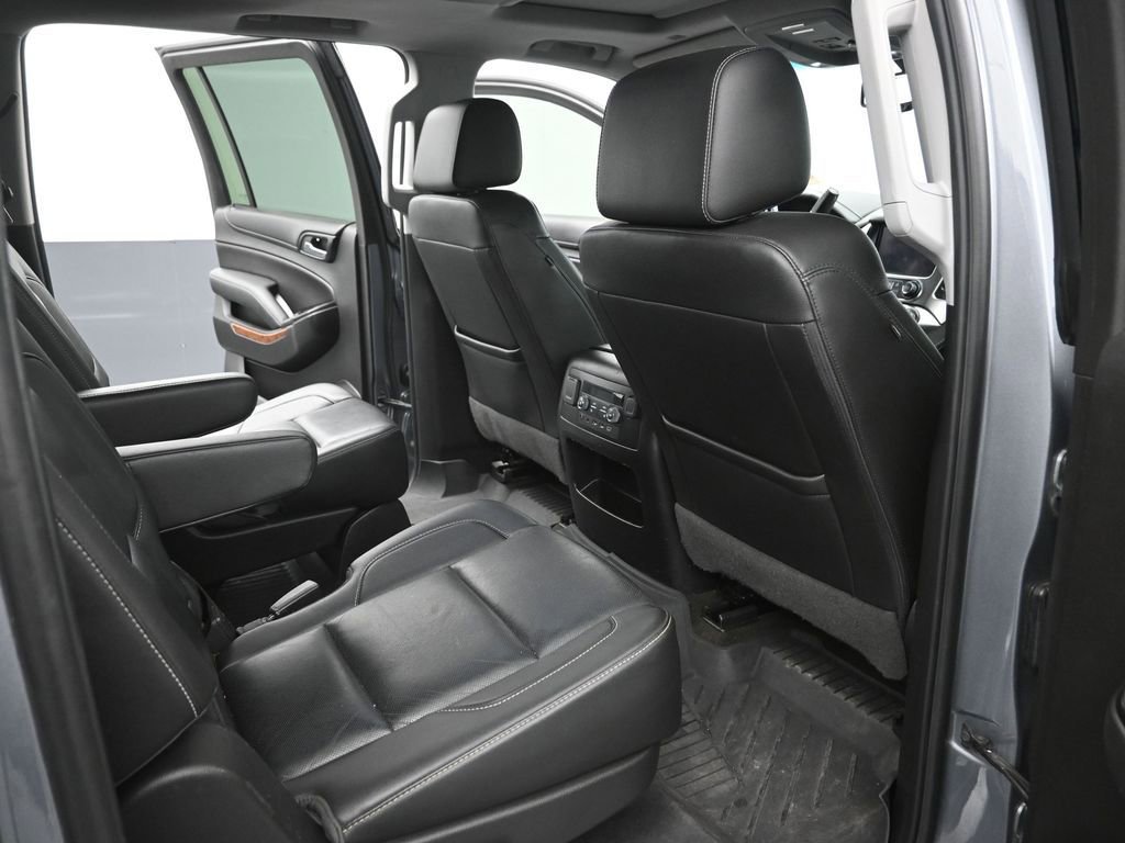 Used 2018 Chevrolet Suburban Premier image 17