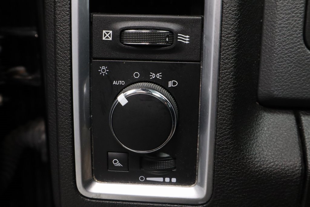 Used 2019 RAM 1500 Classic SLT image 26