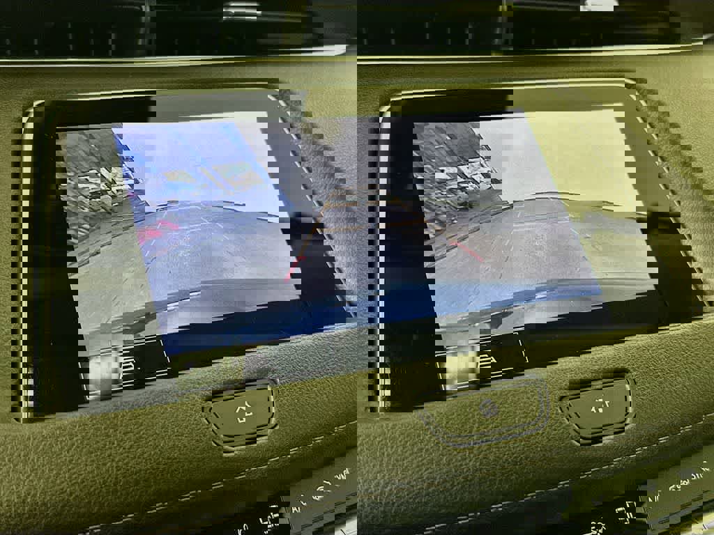 Used 2022 Cadillac XT4 Luxury w/ Cold Weather Package image 27