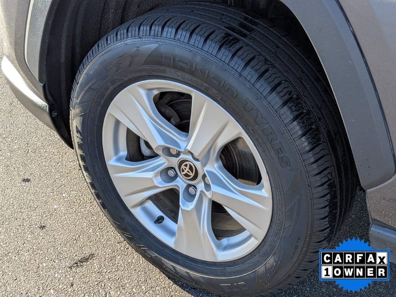 Used 2021 Toyota RAV4 XLE image 10