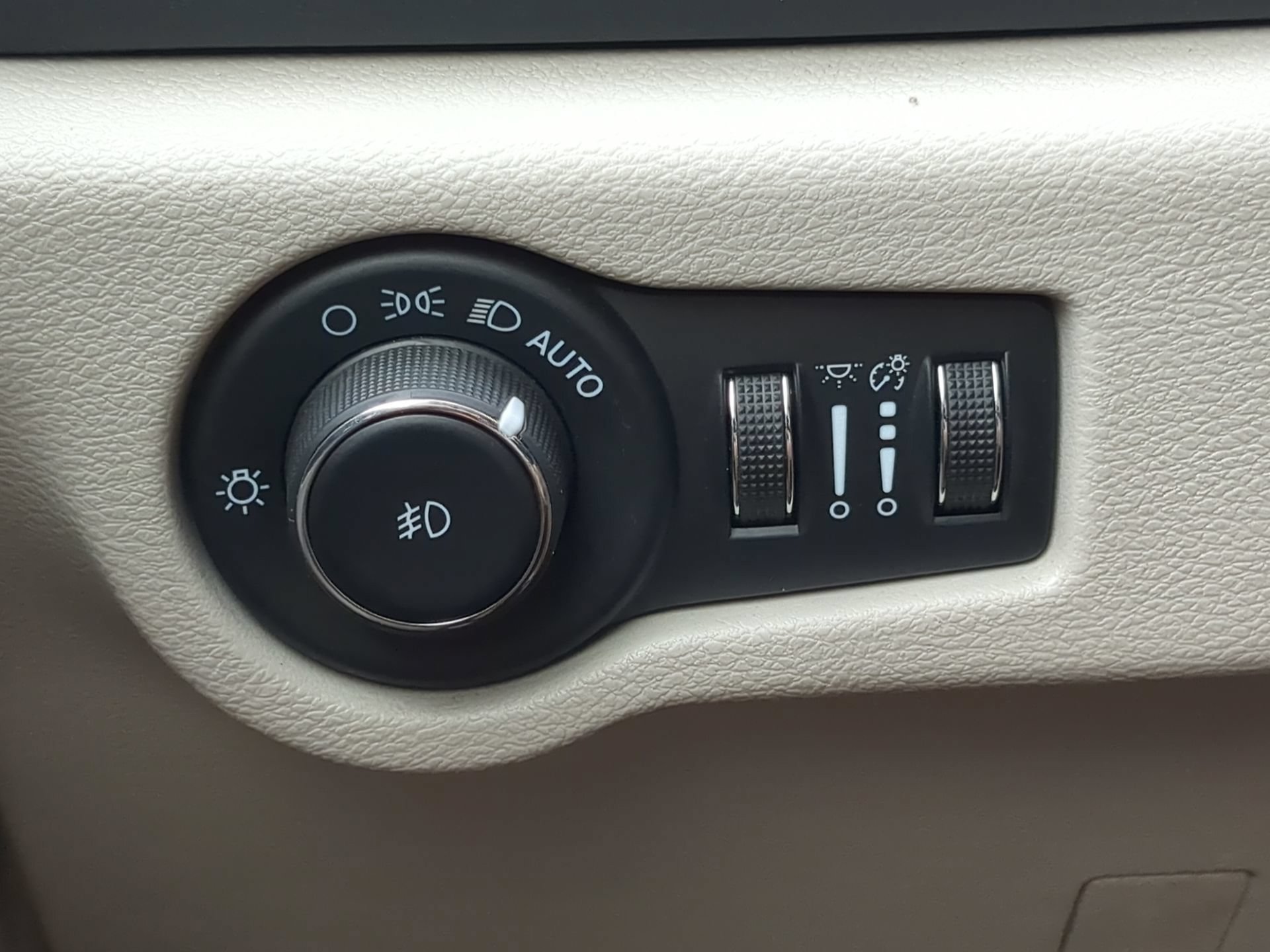Used 2022 Chrysler Pacifica Touring-L FWD image 63