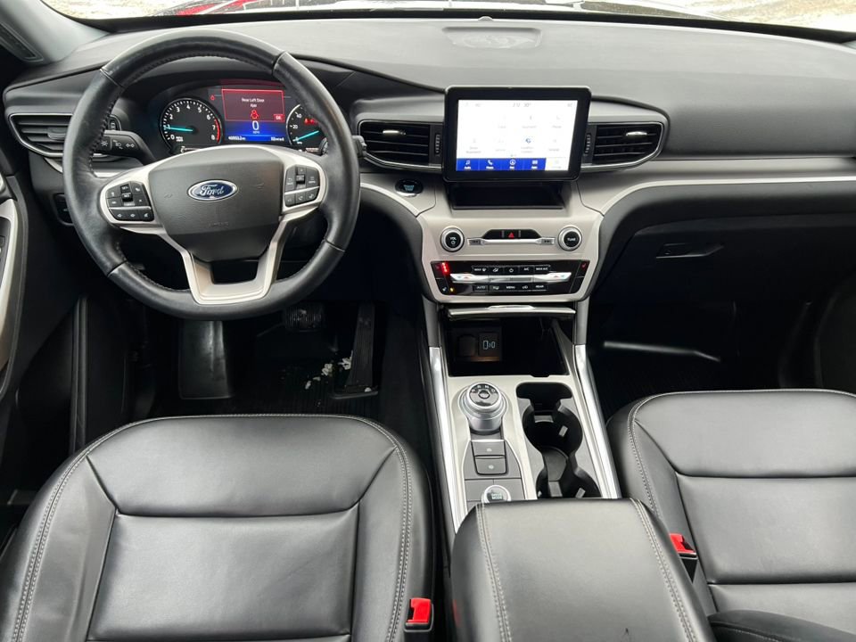 Certified 2022 Ford Explorer XLT w/ Equipment Group 202A image 8