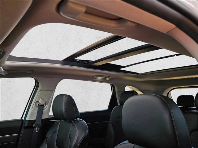 Used 2023 Kia Sorento SX image 26