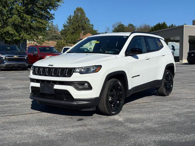 Used 2025 Jeep Compass Latitude w/ Convenience Group AWD/4WD image 7