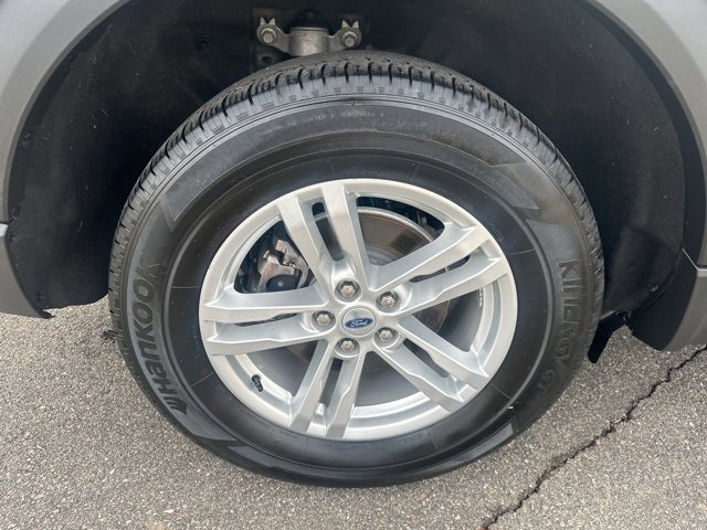 Certified 2022 Ford Explorer XLT w/ Equipment Group 202A image 23