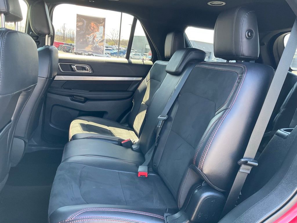 Certified 2019 Ford Explorer XLT w/ Equipment Group 202A image 21