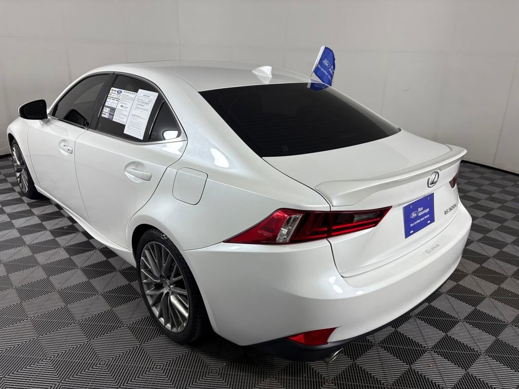 Used 2016 Lexus IS 200t image 3