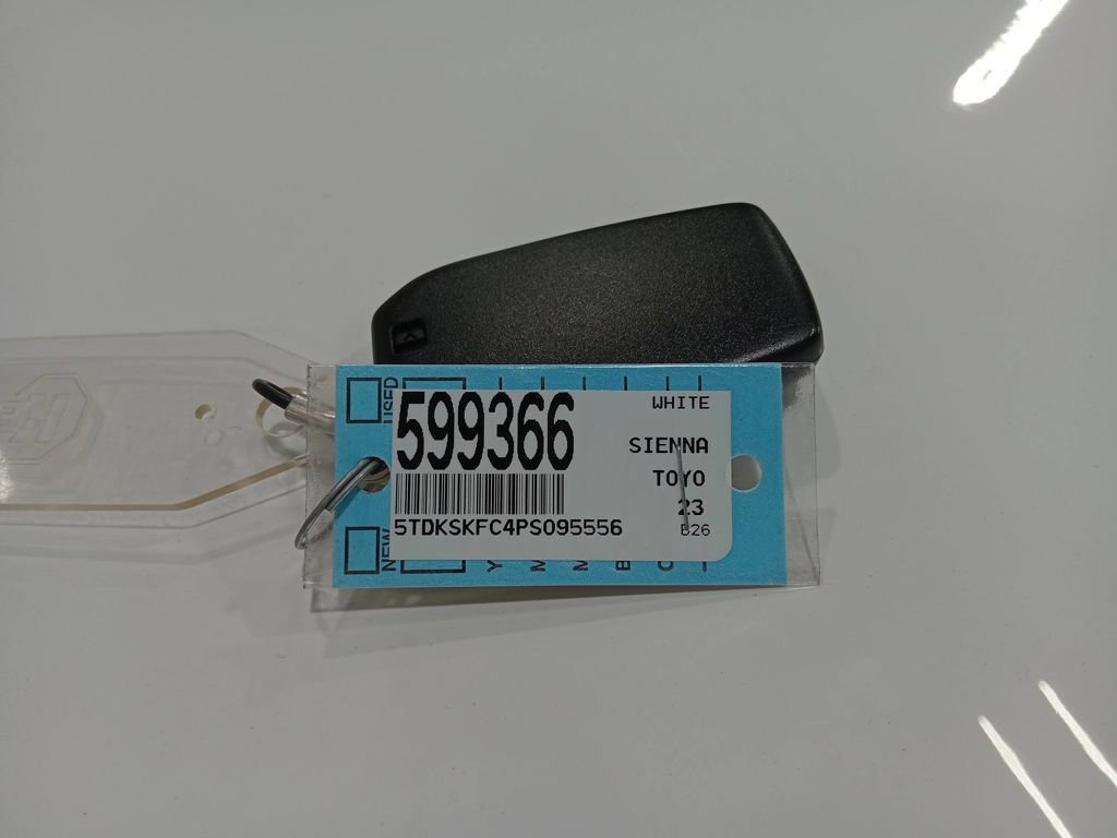 Used 2023 Toyota Sienna LE image 23