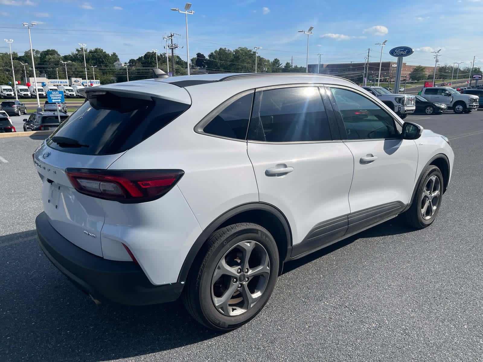 Certified 2025 Ford Escape ST-Line Select AWD/4WD image 5