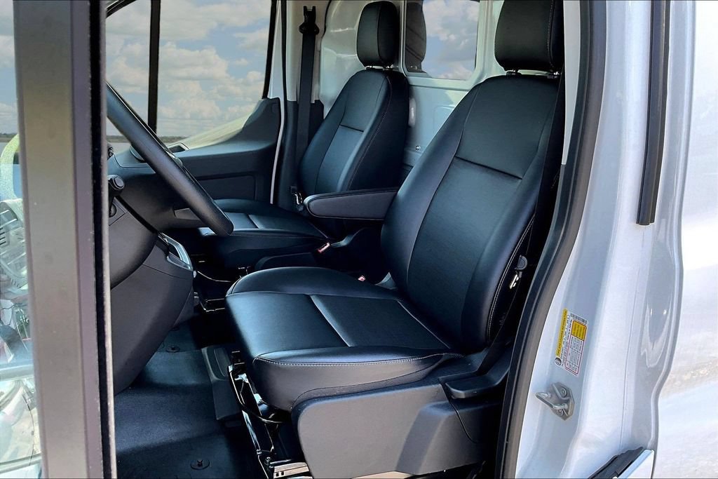 Certified 2025 Ford Transit 150 Low Roof RWD image 22