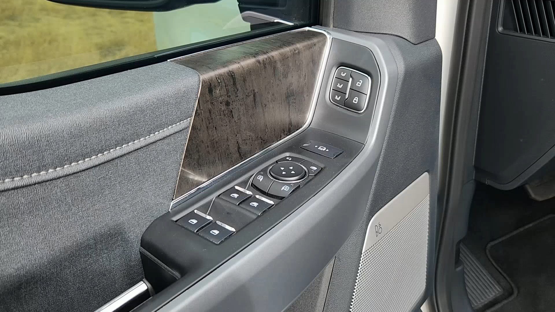 Certified 2024 Ford F250 Lariat w/ Lariat Ultimate Package image 8