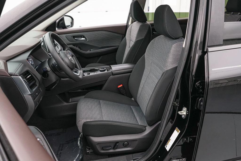 Used 2023 Nissan Rogue SV AWD/4WD image 11