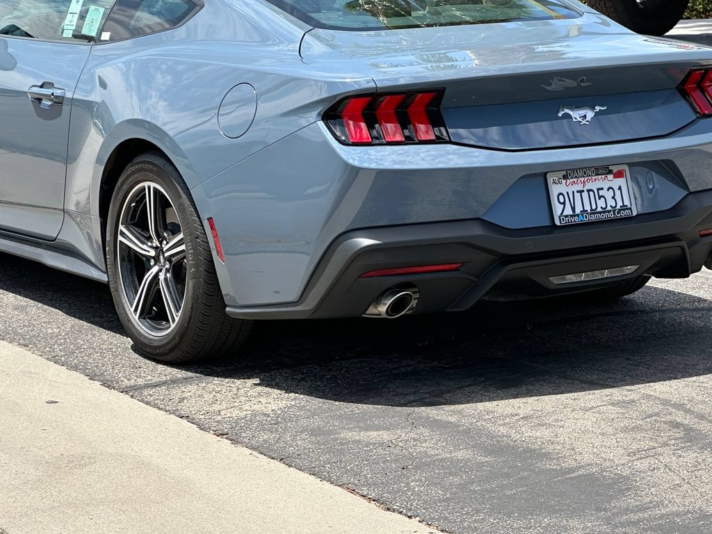 Certified 2025 Ford Mustang Coupe RWD image 5