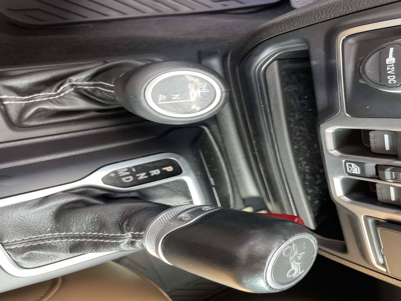 Used 2020 Jeep Wrangler Unlimited Sahara AWD/4WD image 19