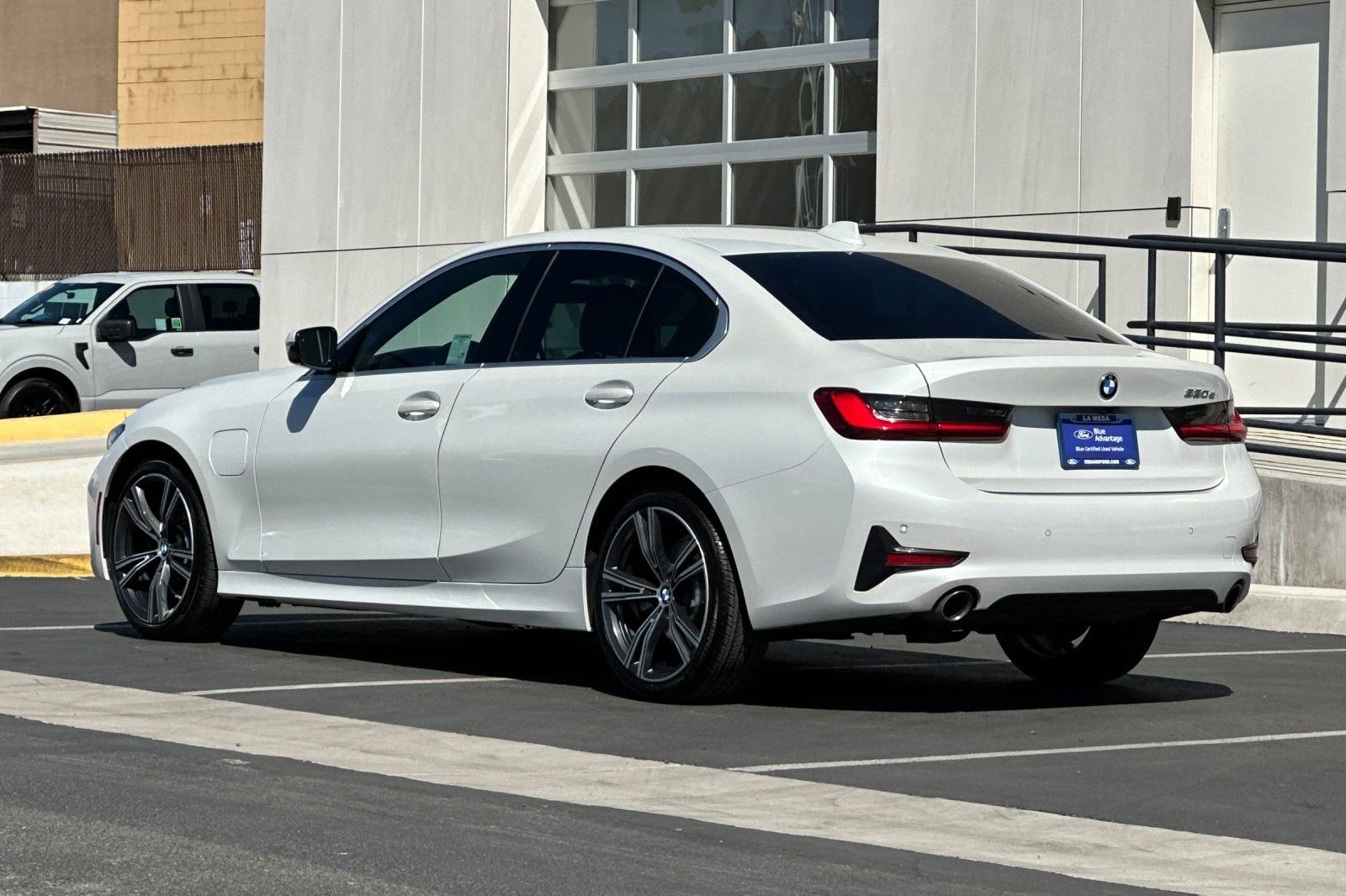 Used 2021 BMW 330e w/ Convenience Package image 5